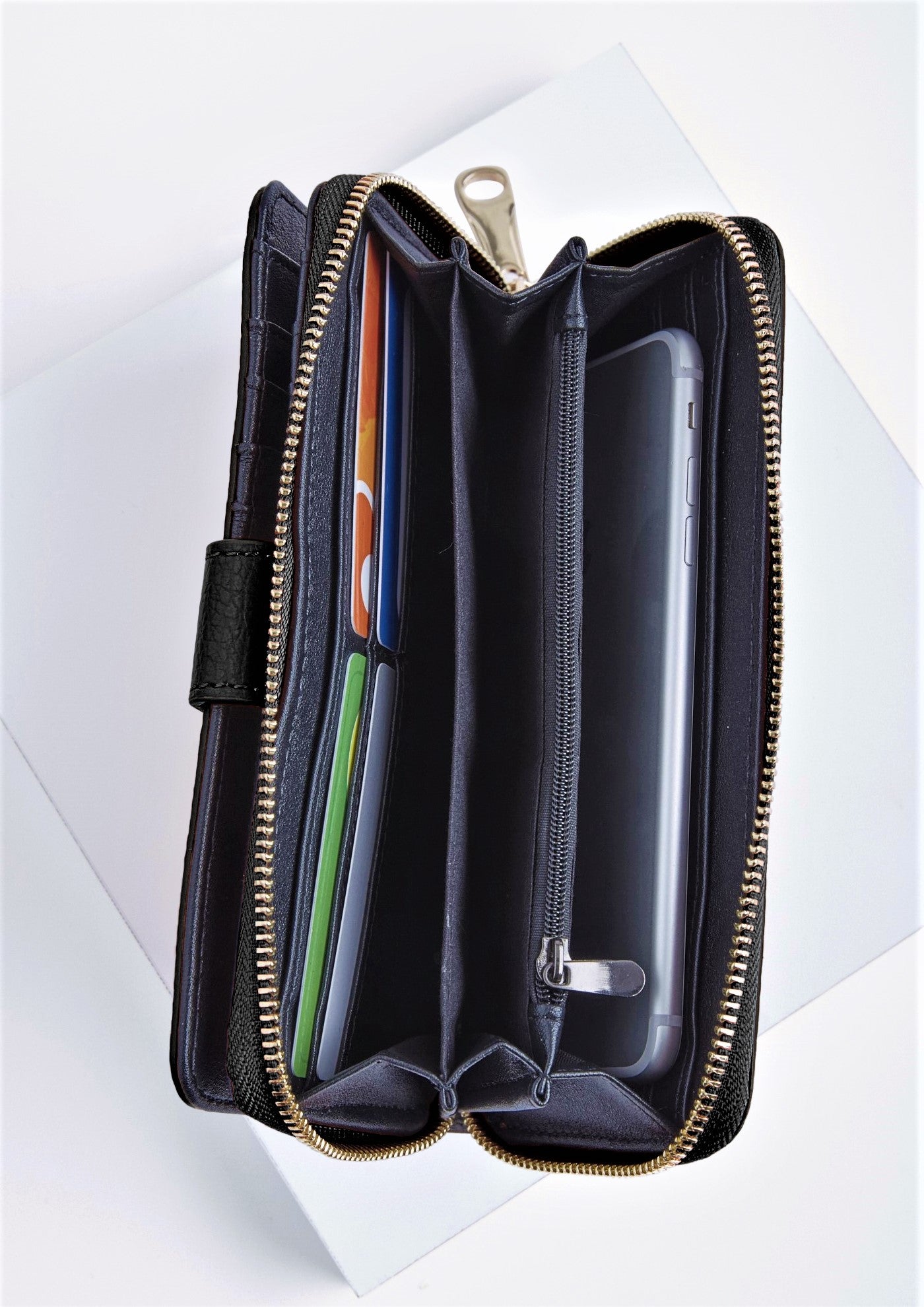 Eva Large Black Italian Leather wallet by LA LUPA / Inside view